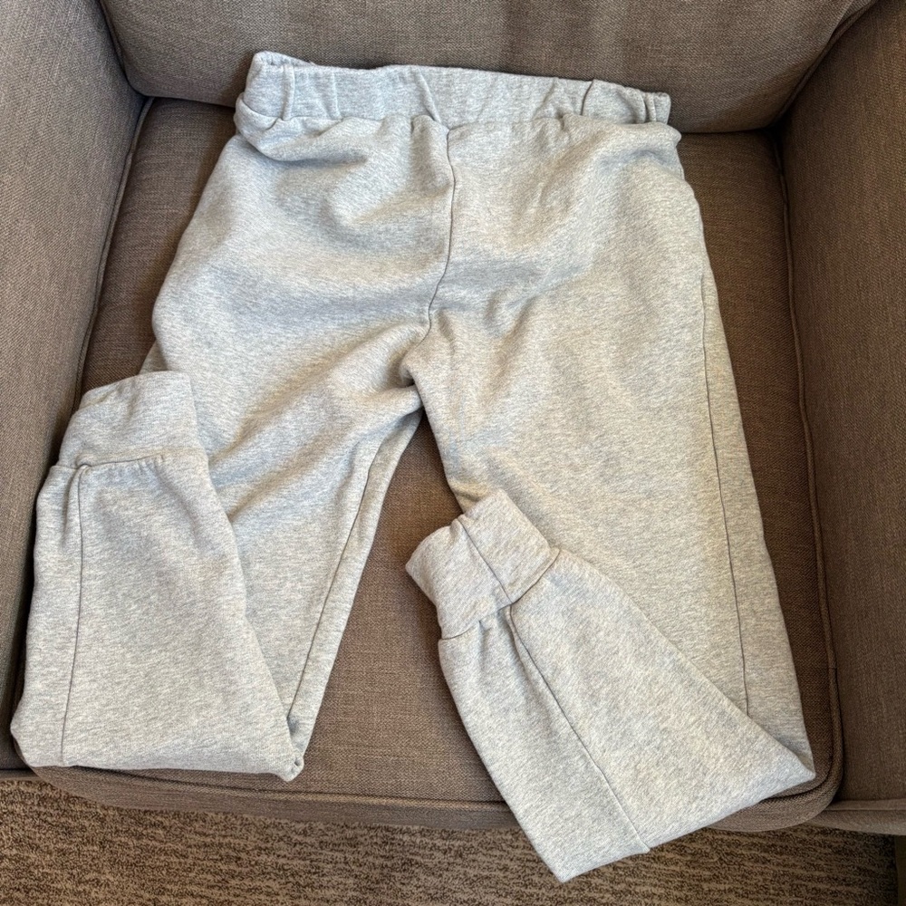 Juicy Couture Light Gray Sweatpants - Cozy Joggers. Size Small. INV25/495